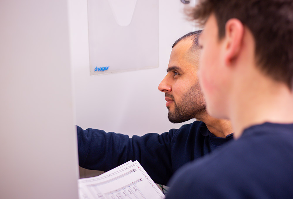 Elektroinstallationen_Sicherheit_und_Zukunft Elektroinstallationen Sicherheit und Zukunft mit bedacht